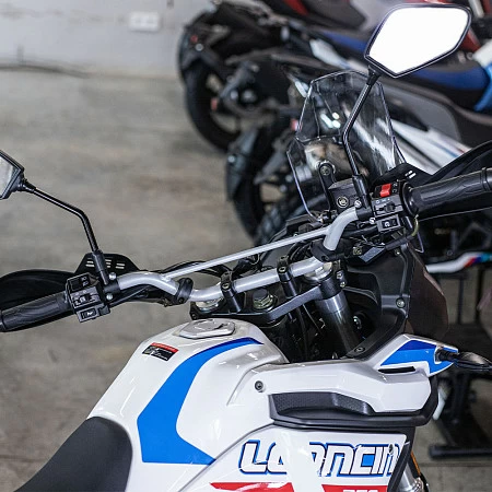 Мотоцикл Loncin DS250 Rally (белый)